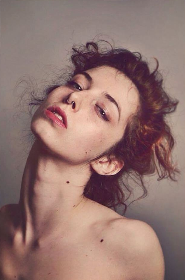 Necks, skinny bitches and bondage — 17