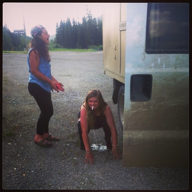 Girls Going to the Toilet Outdoors — 30