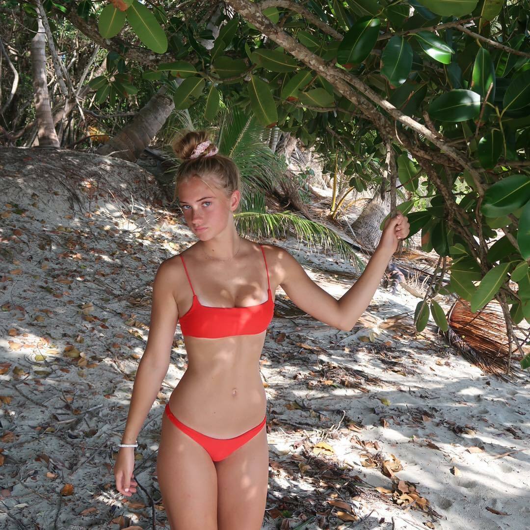 Busty Australian Teen — 32