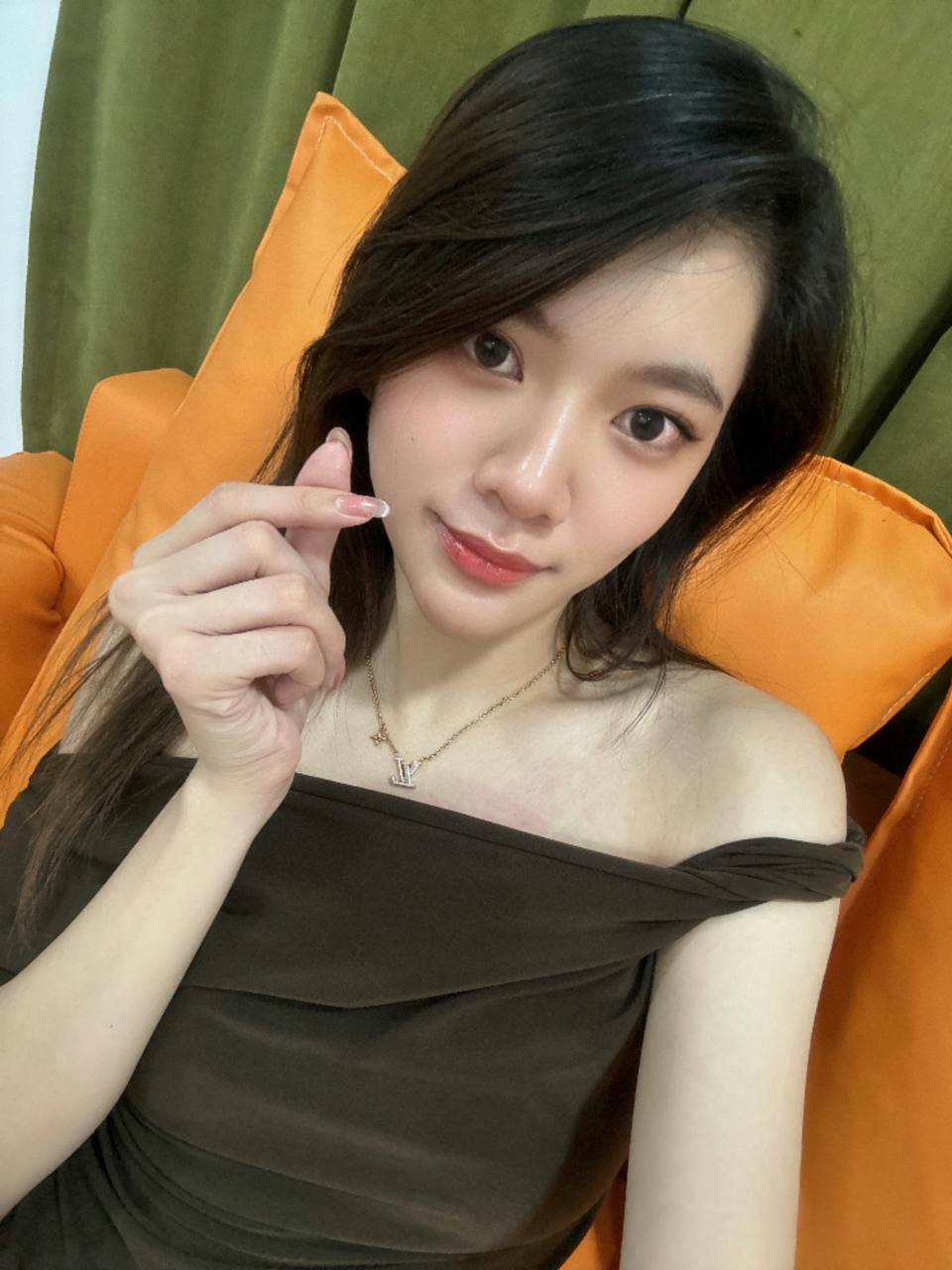Please, tell me who she is. — 7